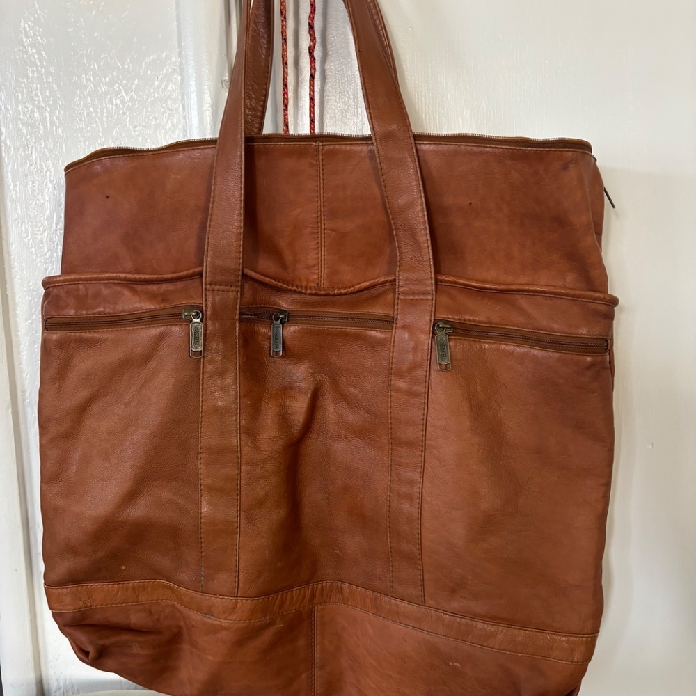 X-Large brown leather travel/shopper  tote. 20"x18"x7"